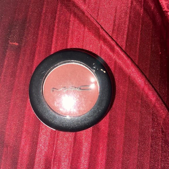 Brand NEW MAC eyeshadow - Picture 1 of 3